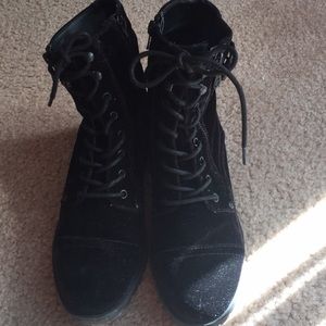 Guess combat boots 8